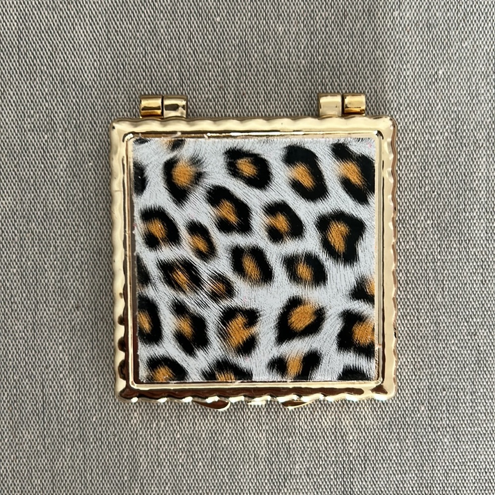 Mirror Compact